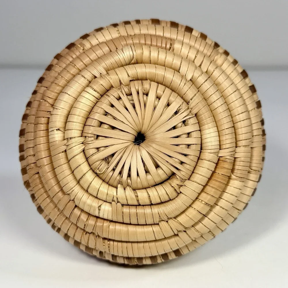 Vintage Handwoven Coiled Lidded Basket Natural Fiber Grass Loop Handle 5.5